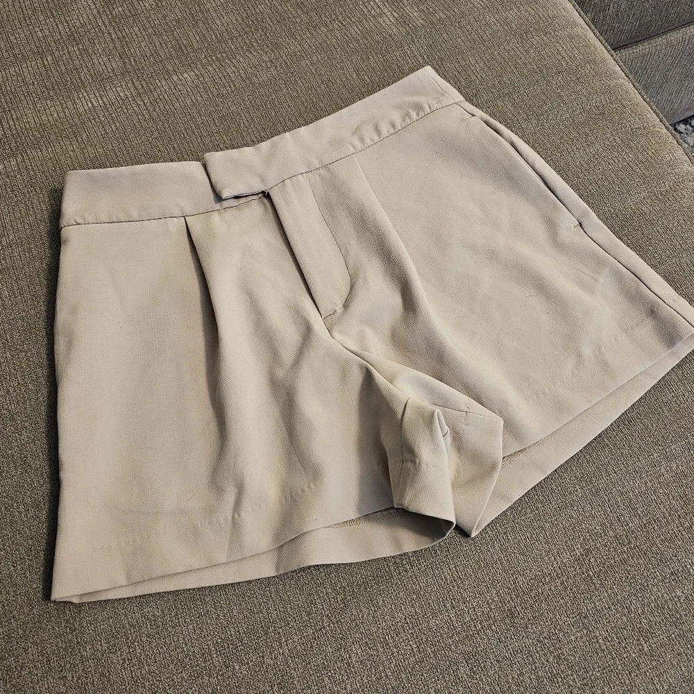 A New Day Cream Taupe Casual Stretch Neutral High Rise Shorts Size 8